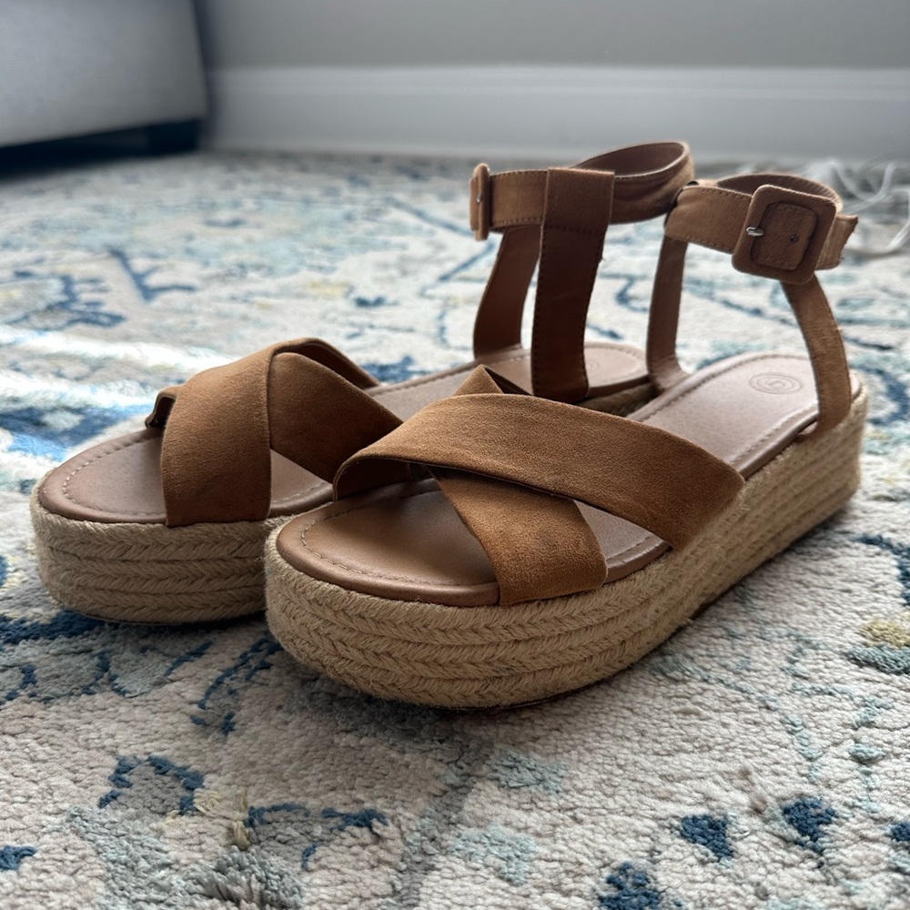 Urban Outfitters Brown Espadrille Sandals - Picture 2 of 3